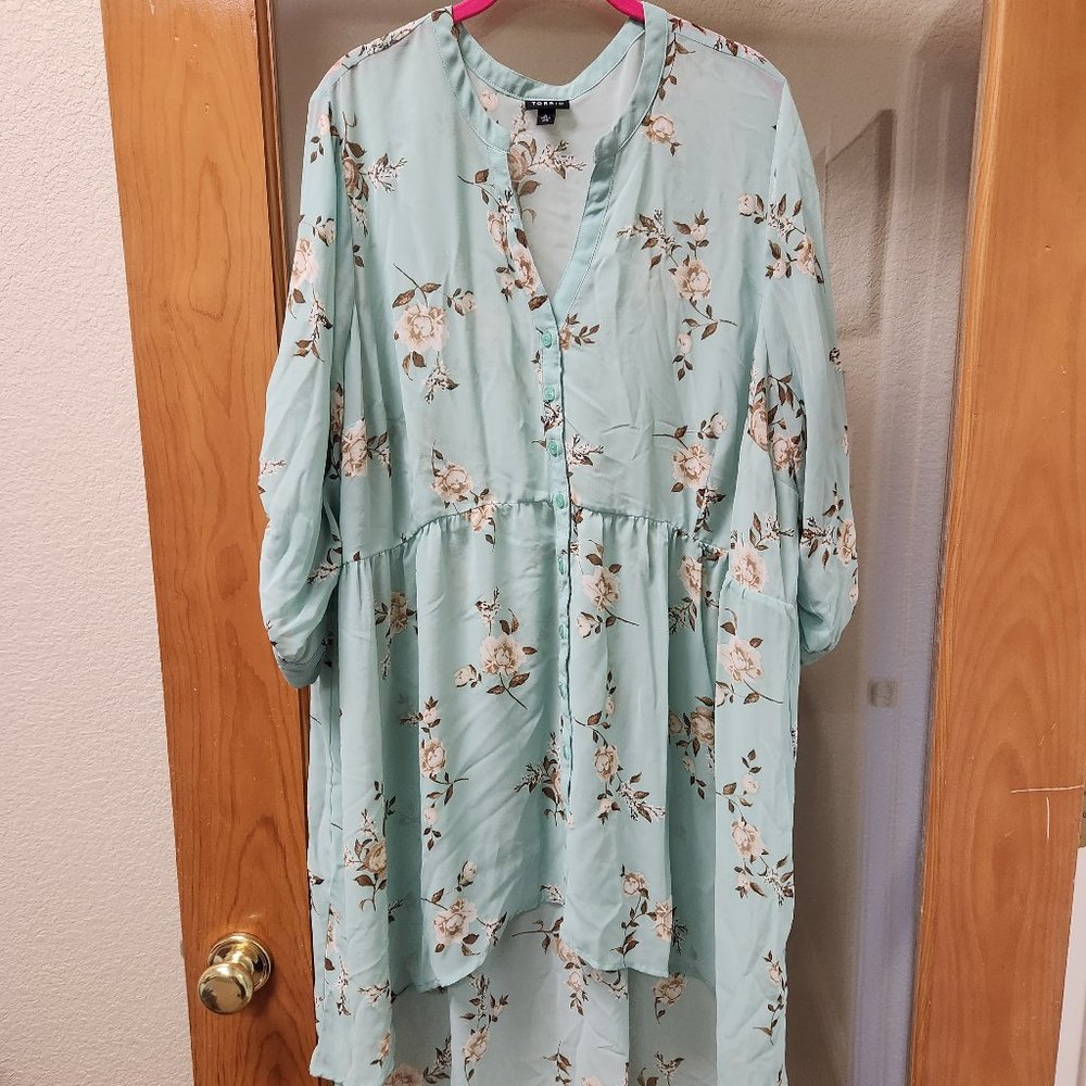 Beautiful Torrid floral, sheer, asymmetrical top